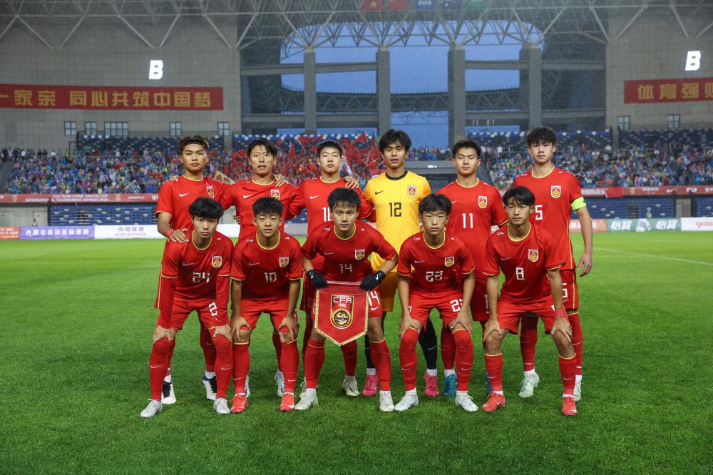 基德：只要安东尼·戴维斯穿上球衣出场，我们就有机会赢球